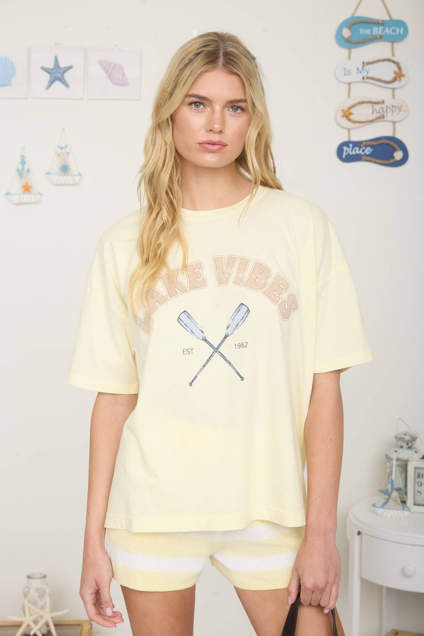 LAKE VIBES SHORT SLEEVE KNIT GRAPHIC T-SHIRT