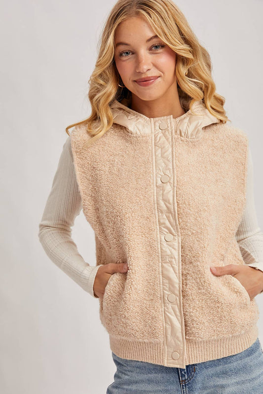BUTTON DOWN SHERPA FLEECE QUILTED HOOD VEST